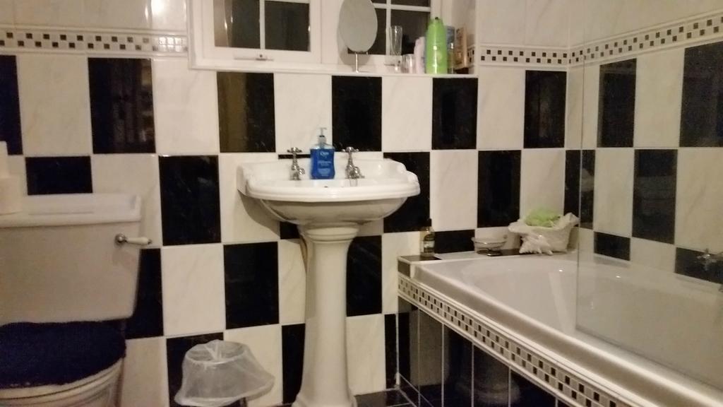 ダン・レアリー The Dell Dublin Bed & Breakfast エクステリア 写真